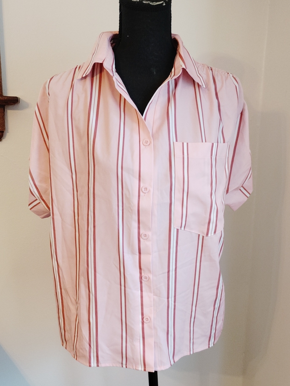Source Unknown Pink Striped Short-Sleeve Button Down Shirt